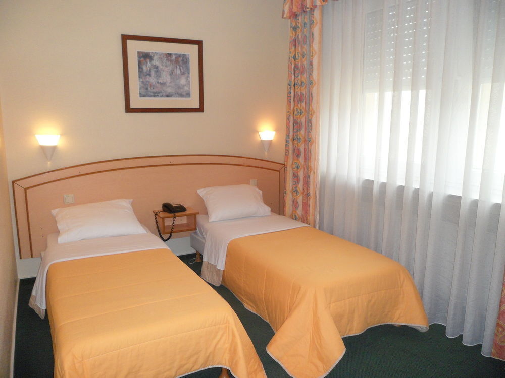 Yasha Hotel Luxembourg Bagian luar foto