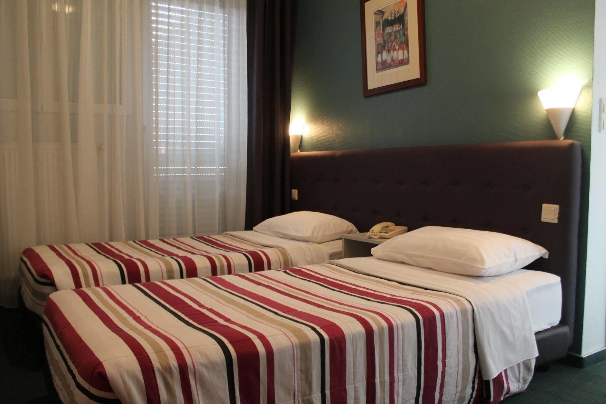 Yasha Hotel Luxembourg Bagian luar foto